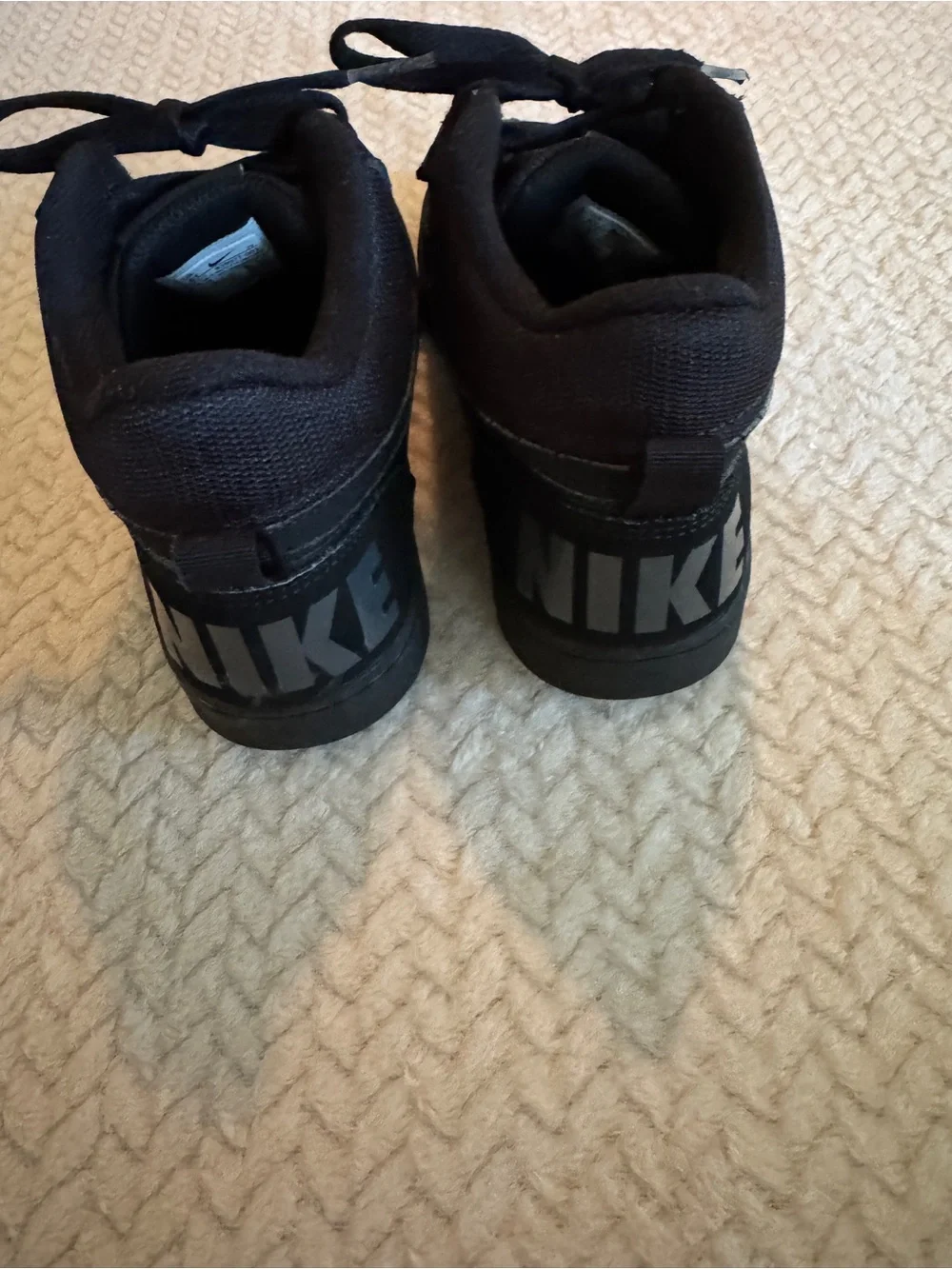 Nike Court Borough Mid sneakers Black Size 6Y